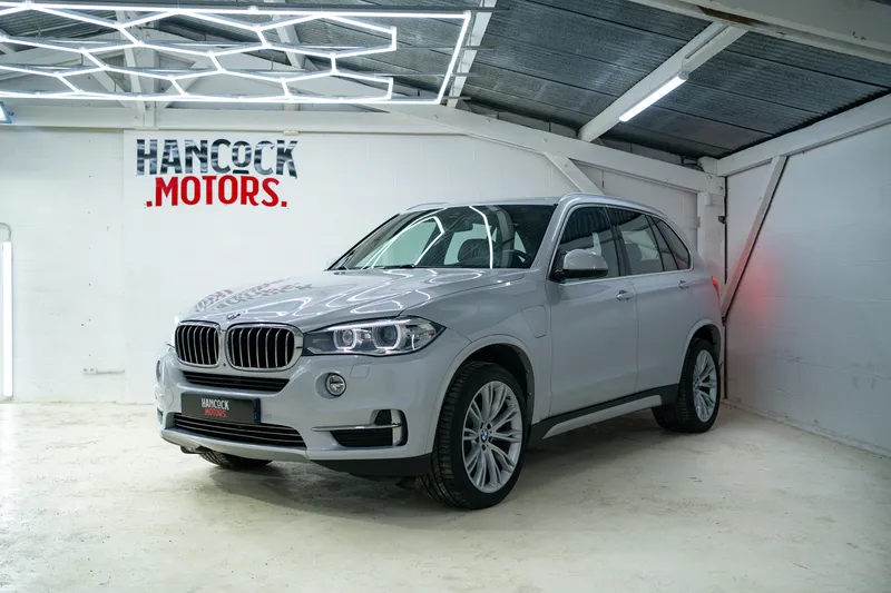 BMW X5 Blanc — livré par Hancock Motors
